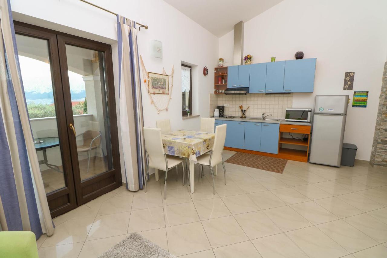 Apartments Blue And Green With Balcony Baška Exterior foto