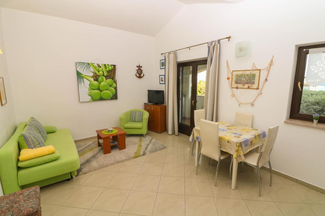 Apartments Blue And Green With Balcony Baška Exterior foto