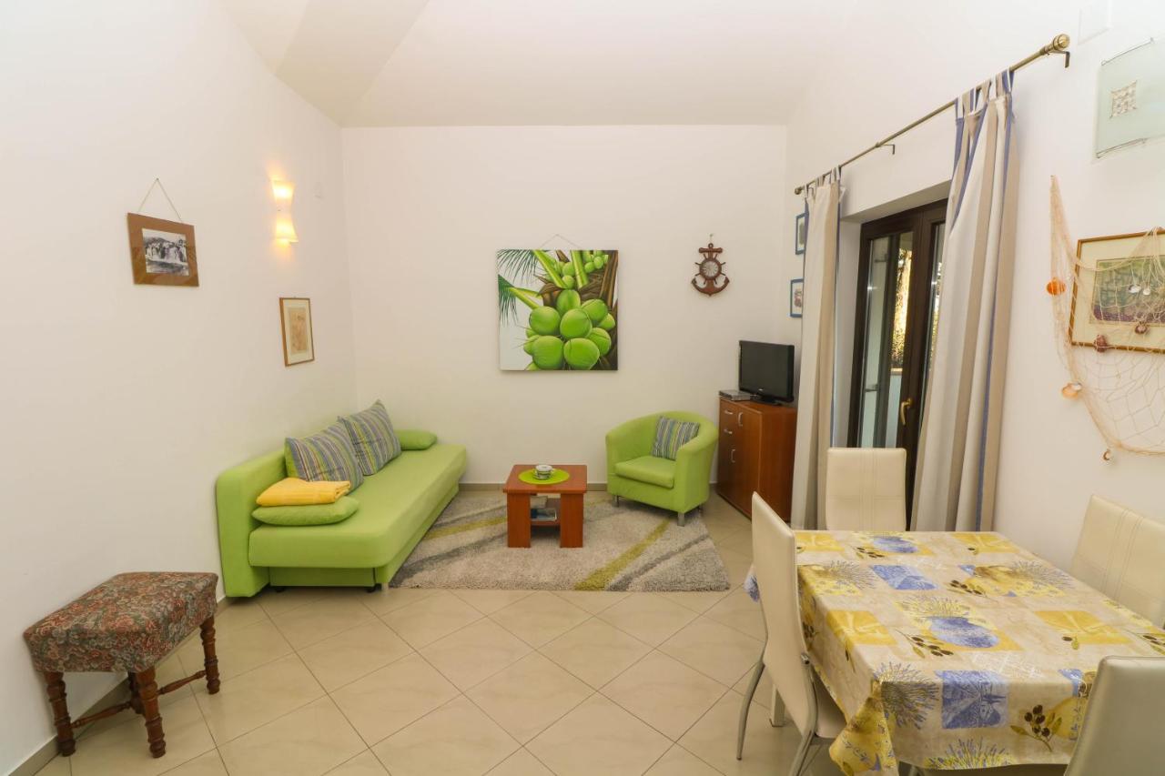 Apartments Blue And Green With Balcony Baška Exterior foto